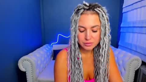 Snapshot of roxy_mars chatting on September 13, 2:58 am Roxy online show from September 13, 2:58 am
