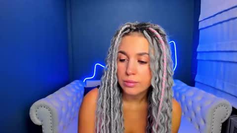 Snapshot of roxy_mars chatting on October 13, 1:18 am Roxy online show from October 13, 1:18 am