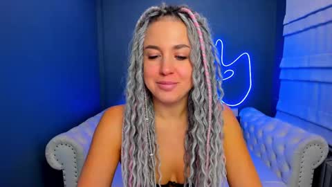 Snapshot of roxy_mars chatting on October 6, 1:23 am Roxy online show from October 6, 1:23 am