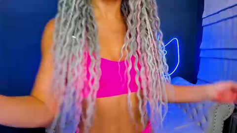 Snapshot of roxy_mars chatting on October 4, 2:20 am Roxy online show from October 4, 2:20 am