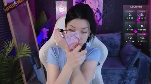 roxy_riot_ online show from November 5, 1:29 am