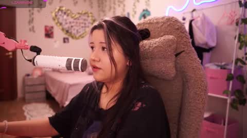 roxysuh online show from February 19, 7:18 am