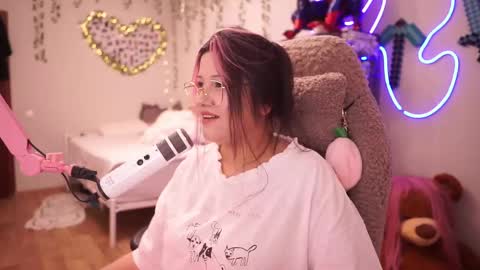 roxysuh online show from October 20, 9:36 am