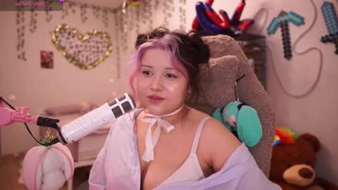 roxysuh online show from November 23, 8:23 am