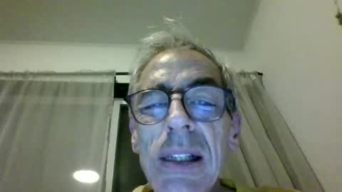 Snapshot of royboy2561 chatting on September 21, 9:46 am Roy Murrin online show from September 21, 9:46 am