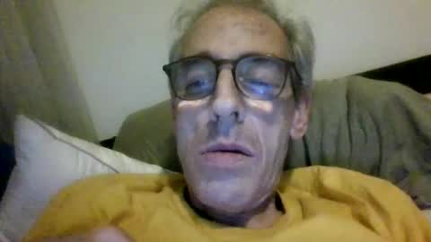 Snapshot of royboy2561 chatting on October 14, 10:18 am Roy Murrin online show from October 14, 10:18 am