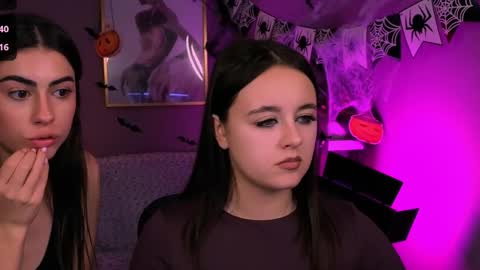 Snapshot of rozmary_ket chatting on October 22, 4:52 pm Im Rozmary nice to meet you 3 online show from October 22, 4:52 pm