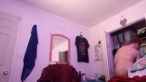 rraineonme online show from March 4, 6:43 am