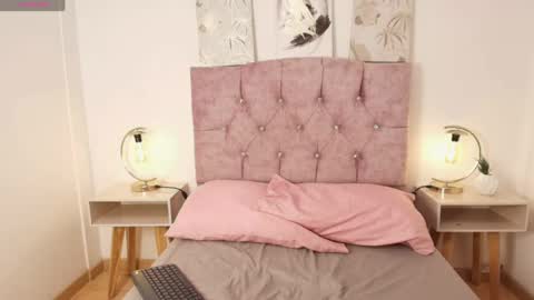 ruby_rouge_ online show from April 12, 7:18 pm