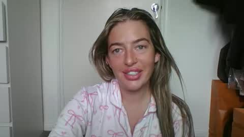 rubyredxxxoxxx online show from March 22, 8:40 am