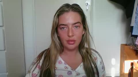 rubyredxxxoxxx online show from April 18, 8:05 am