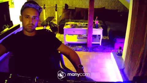 rudeboyyy91 online show from December 8, 12:13 am