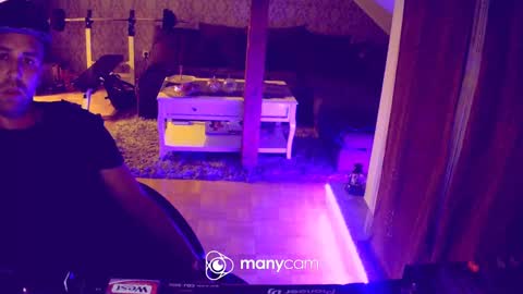 rudeboyyy91 online show from December 8, 6:22 am