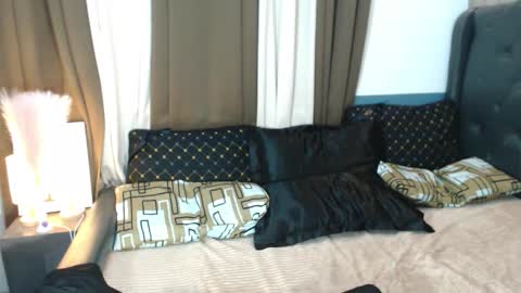 its me Sabel online show from March 8, 6:39 am