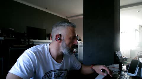 Chico que rico Caliente online show from March 4, 3:15 pm