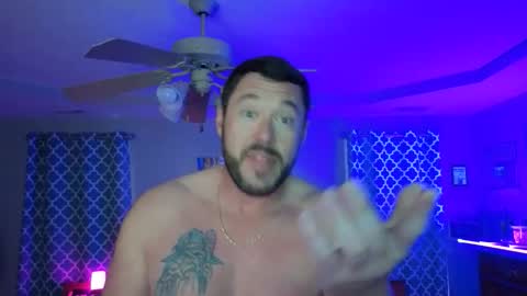 ruggedcharm777 online show from December 4, 2:38 pm