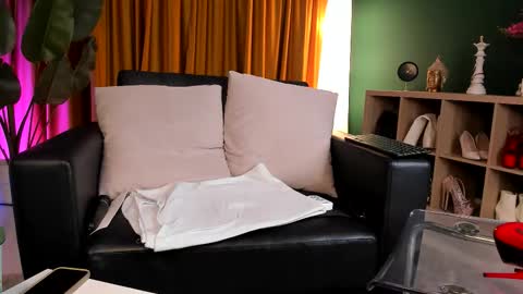 Chrissy online show from January 10, 4:34 pm