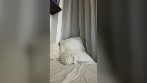 russo_fox online show from May 25, 11:55 pm