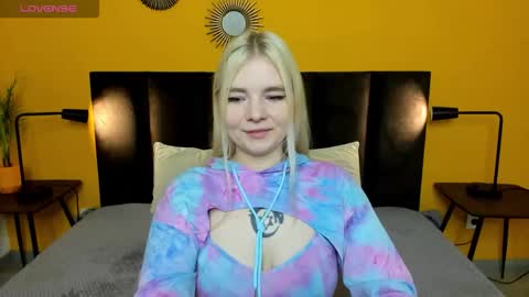 ruthbryant online show from October 7, 1:12 am