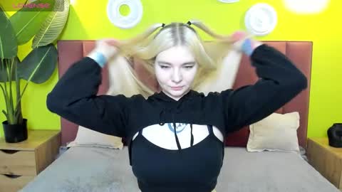 ruthbryant online show from October 20, 1:10 am