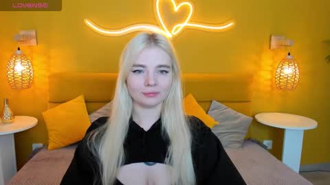 ruthbryant online show from October 5, 1:14 am