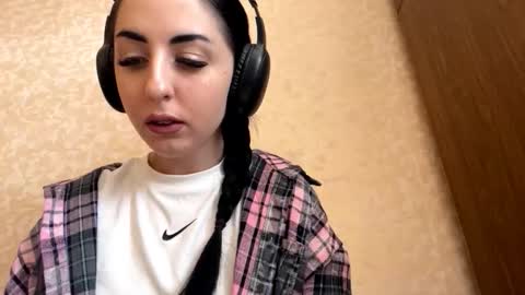 Cindy online show from November 14, 9:33 am