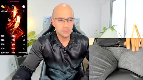 ryan_master_ online show from December 30, 3:34 pm