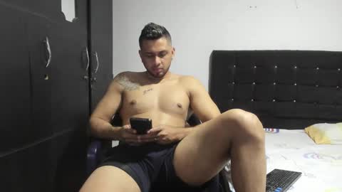 ryan_xc1 online show from October 4, 2:42 am