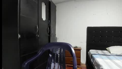 ryan_xc1 online show from November 2, 2:44 am