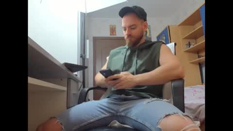 Ryanstone  online show from November 29, 11:40 am