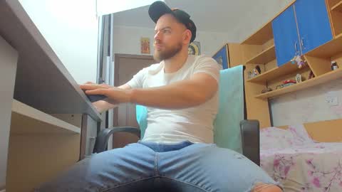 Ryanstone  online show from February 2, 4:31 am