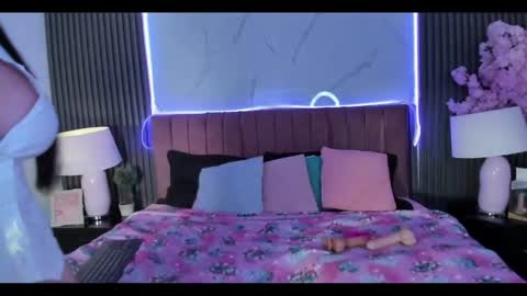 rynnaa online show from April 15, 4:05 am