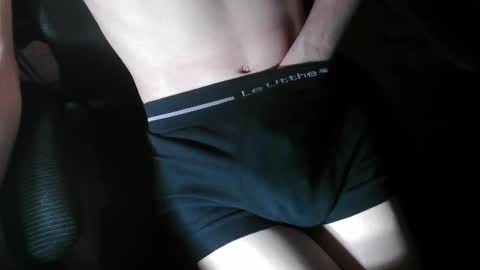 Max online show from November 5, 6:54 pm