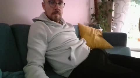 s_i_q online show from November 8, 11:35 am