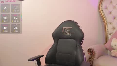 saaya_tay online show from November 10, 4:04 am