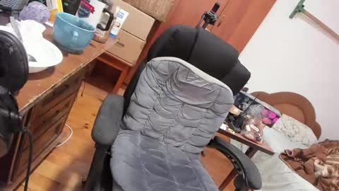 1141323  my Lord Mister Max   moms treasure online show from April 6, 4:46 am