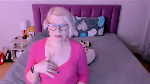 Sabrina MacMarren online show from October 2, 5:12 pm