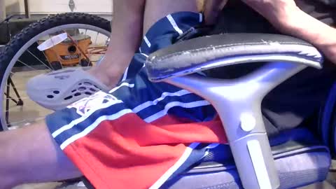 Snapshot of sacalaschichiss chatting on October 19, 1:27 pm Dee online show from October 19, 1:27 pm