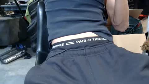 Snapshot of sacalaschichiss chatting on December 11, 7:42 am Dee online show from December 11, 7:42 am