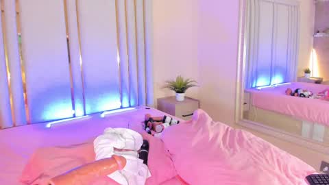 Snapshot of saekohofman chatting on February 20, 7:23 am Mara online show from February 20, 7:23 am