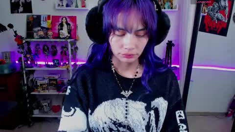    online show from November 19, 5:56 pm