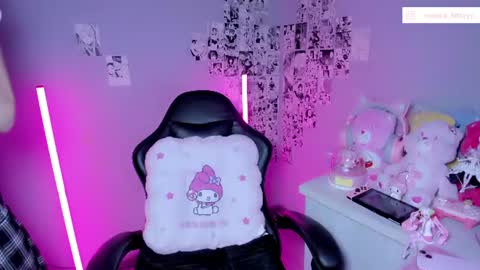 Kitty     online show from July 29, 5:29 am