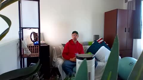 salis1981 online show from March 8, 5:33 pm