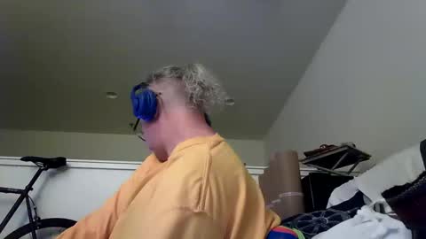 salis1981 online show from January 28, 4:08 am