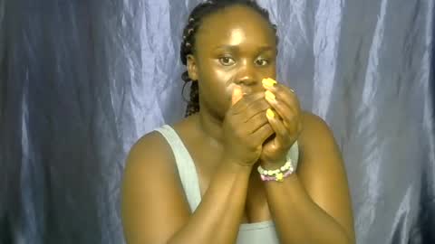 sally_bee1 online show from July 22, 10:50 am