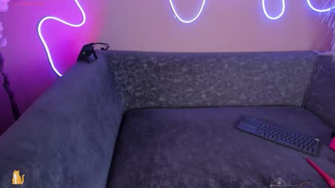  Sally White  online show from December 17, 3:24 am