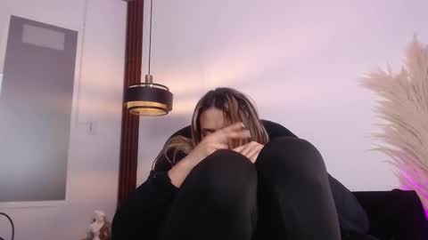 Snapshot of salome_drasin chatting on September 20, 8:17 am salome_drasin online show from September 20, 8:17 am