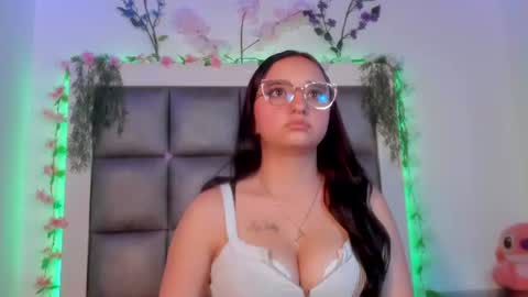 salome_js_ online show from June 14, 2:24 am
