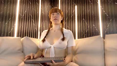 salome_simonz online show from May 24, 8:04 pm