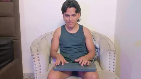 salomonmendoza online show from October 27, 5:40 am